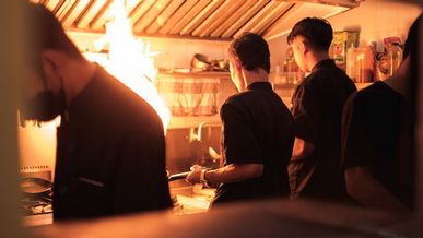 Dark Kitchen, restaurant traditionnel ou concept hybride : quel modèle de franchise pour la restauration de demain ?